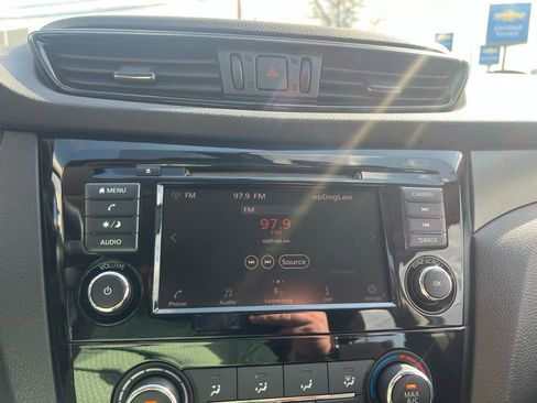 Used 2019 Nissan Rogue Sport S image 38