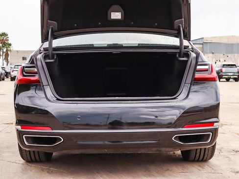 Used 2022 BMW 750i xDrive AWD/4WD image 32