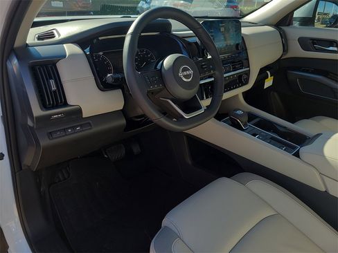 New 2025 Nissan Pathfinder SL w/ Cargo Package image 15