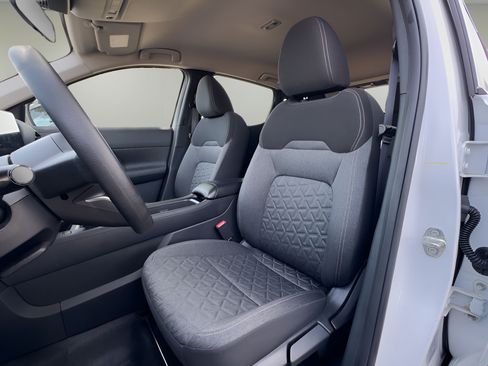 Used 2026 Nissan Kicks SV FWD image 6