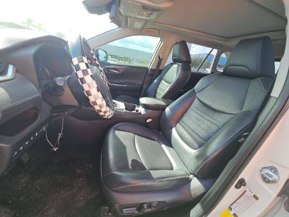 Used 2019 Toyota RAV4 Limited w/ Advanced Technology Package FWD image 2