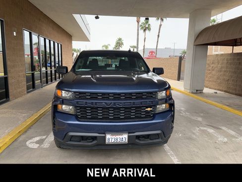 Used 2020 Chevrolet Silverado 1500 Custom w/ Custom Value Package image 6