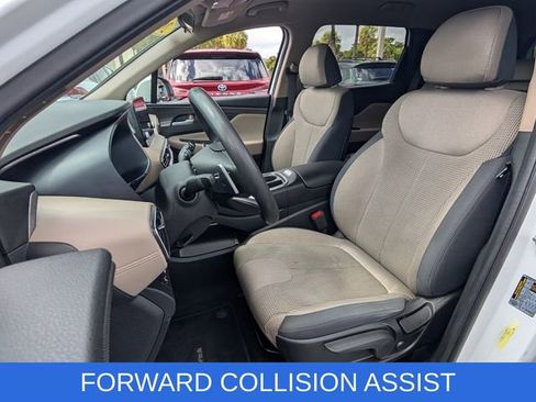 Used 2022 Hyundai Santa Fe SE image 2