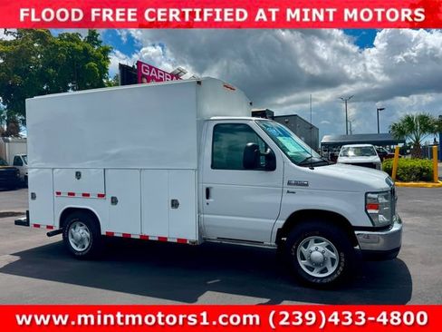 Used 2015 Ford E-350 and Econoline 350 Super Duty w/ Power Windows & Locks Group RWD image 3