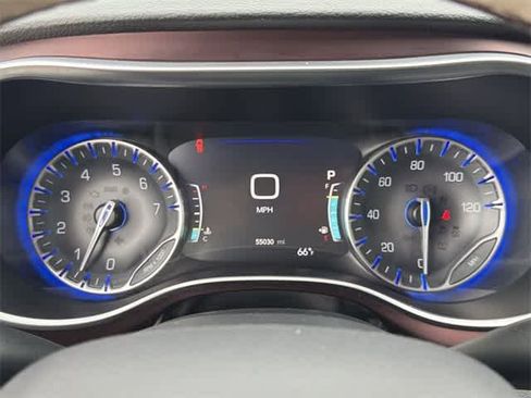 Used 2017 Chrysler Pacifica Limited w/ UConnect Theater Package image 28