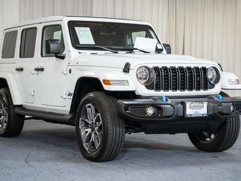 Used 2024 Jeep Wrangler Unlimited w/ Convenience Group AWD/4WD image 1