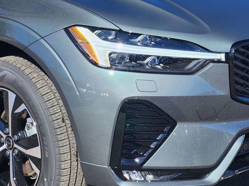 New 2026 Volvo XC60 B5 Core w/ Climate Package image 27