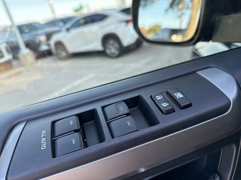 Used 2015 Toyota 4Runner Limited image 26