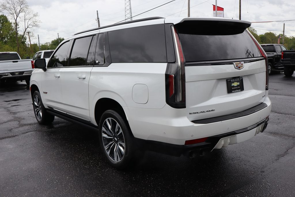 Used 2024 Cadillac Escalade ESV V AWD/4WD image 3