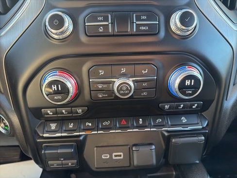 Used 2023 GMC Sierra 2500 Denali image 18