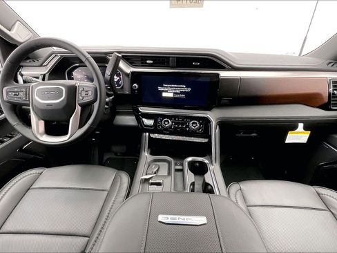 New 2026 GMC Sierra 2500 Denali w/ Denali Reserve Package image 5