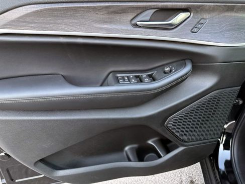 New 2025 Jeep Grand Cherokee Limited image 8