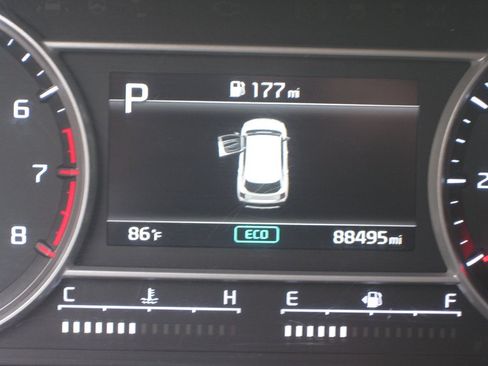 Used 2021 Kia Sorento LX FWD image 16