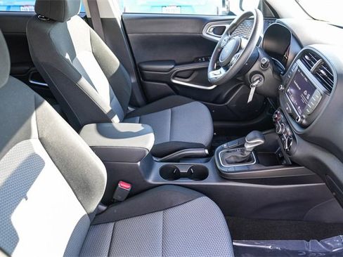 Certified 2023 Kia Soul LX image 17