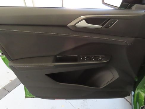 Used 2026 Volkswagen Taos SE FWD image 10