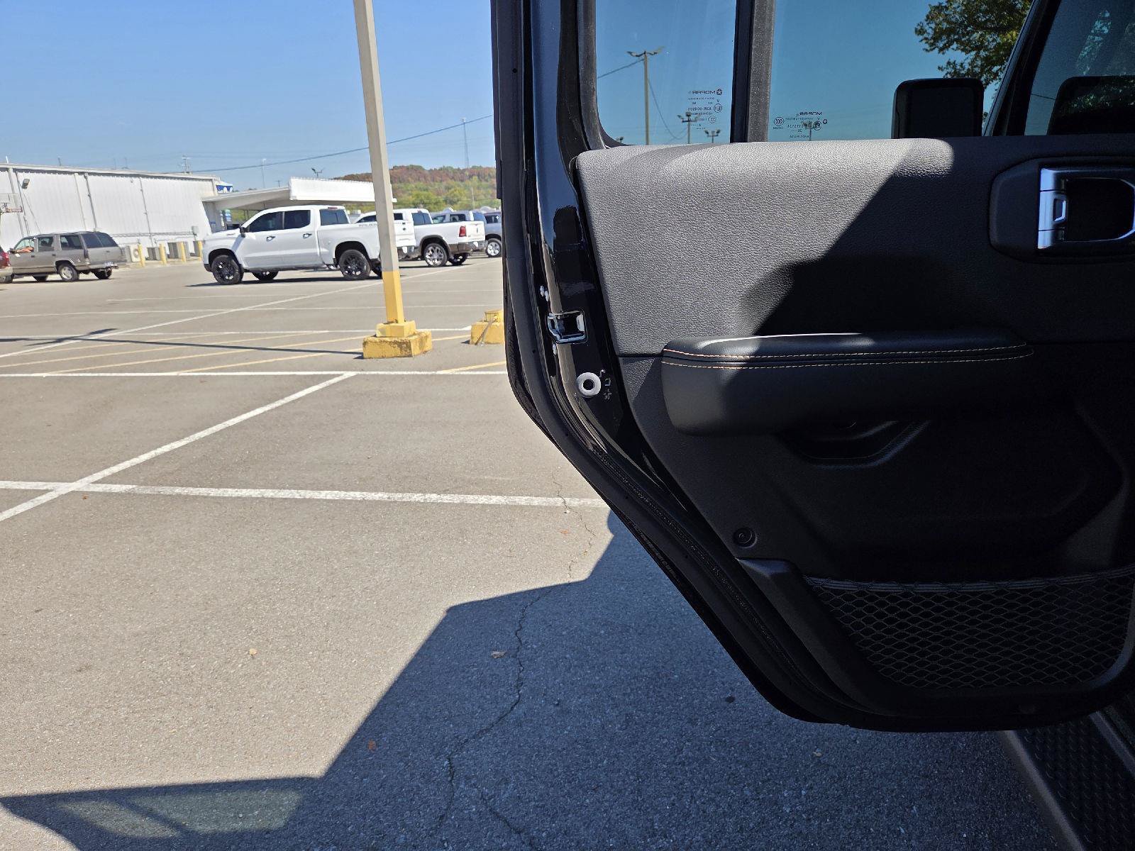 New 2027 Jeep Wrangler Unlimited Sahara AWD/4WD image 30