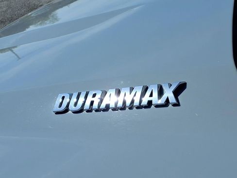 Used 2024 Chevrolet Silverado 1500 LT RWD image 9