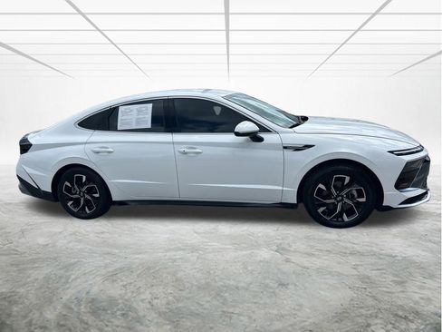 Used 2024 Hyundai Sonata SEL FWD image 3