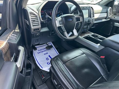 Used 2017 Ford F250 Lariat w/ Lariat Value Package AWD/4WD image 13