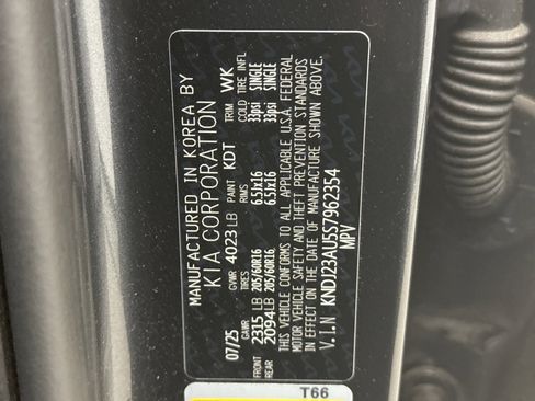 Used 2025 Kia Soul LX w/ LX Technology Package FWD image 21