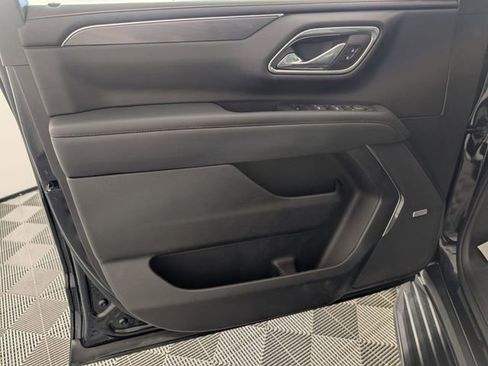 Used 2023 Chevrolet Suburban RST w/ Sport Performance Package image 10