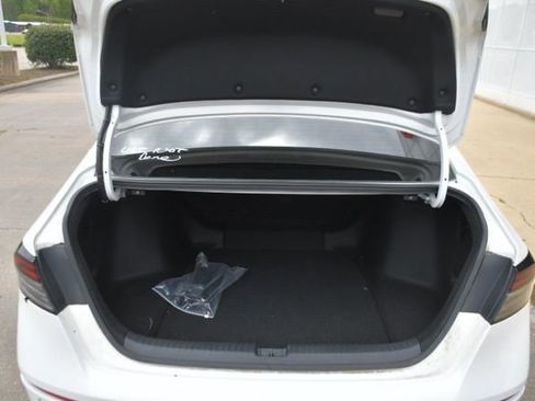 Used 2024 Honda Accord Touring image 9