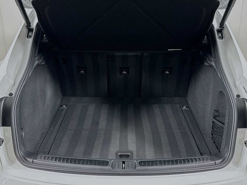 Certified 2025 Porsche Macan image 27