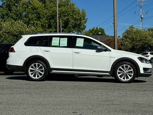 Used 2017 Volkswagen Golf Alltrack SE AWD/4WD image 3