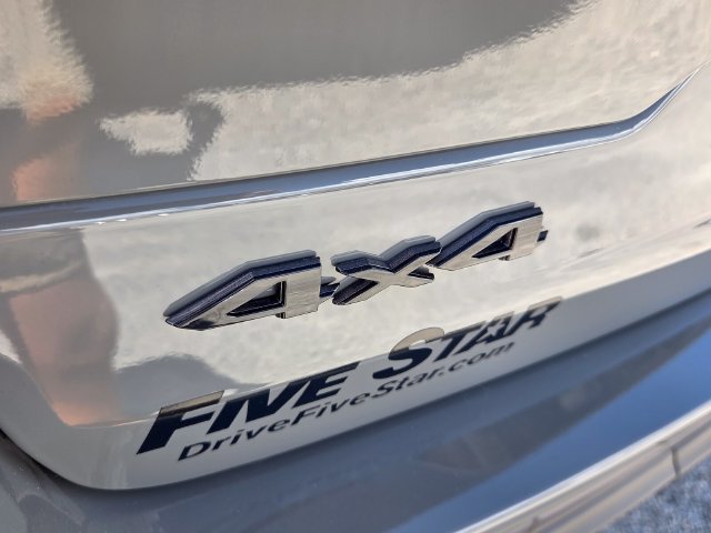 New 2027 Jeep Grand Cherokee Limited AWD/4WD image 11