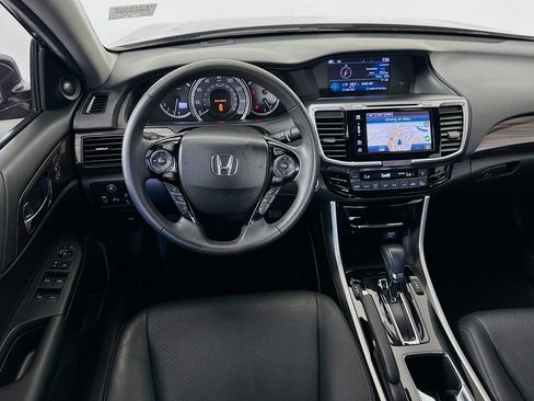 Used 2017 Honda Accord Touring image 23