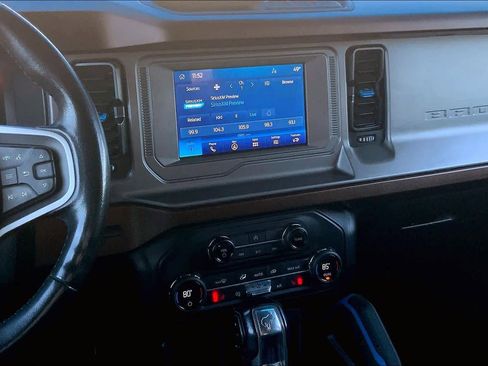 Used 2021 Ford Bronco Outer Banks image 6