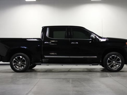 Used 2022 Chevrolet Silverado 1500 High Country AWD/4WD image 3
