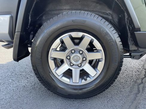 Used 2014 Toyota FJ Cruiser 2WD w/ Convenience Package image 15