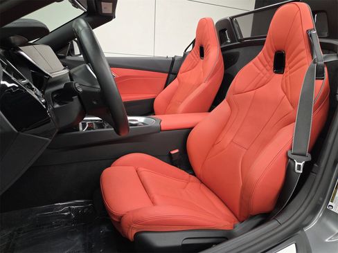 Used 2025 BMW Z4 M40i w/ Premium Package image 5