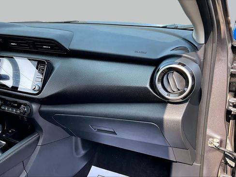 Used 2021 Nissan Kicks SV FWD image 17