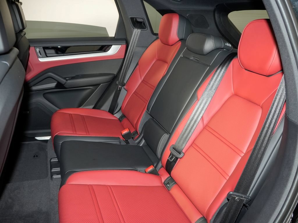 Certified 2026 Porsche Cayenne S AWD/4WD image 35