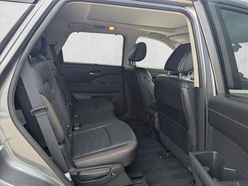 Used 2025 Nissan Pathfinder Platinum w/ Cargo Package AWD/4WD image 19