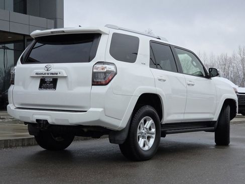 Used 2015 Toyota 4Runner SR5 image 26