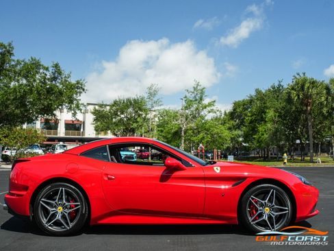 Used 2015 Ferrari California T image 77