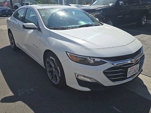 Used 2023 Chevrolet Malibu LT image 2