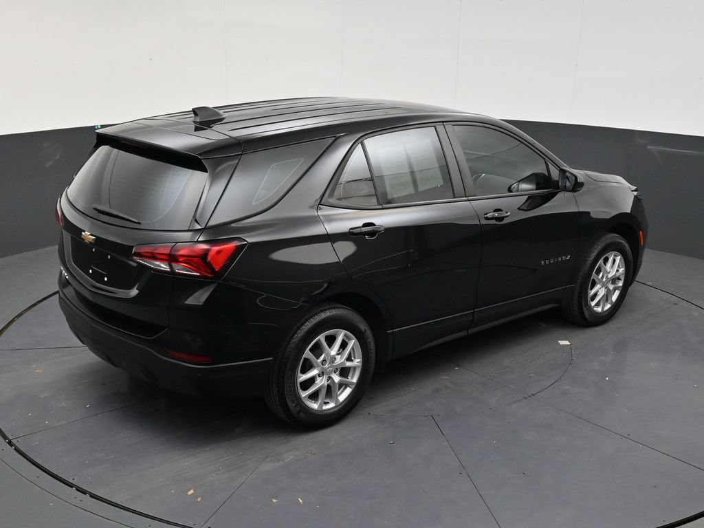 Used 2024 Chevrolet Equinox LS w/ Driver Confidence II Package FWD image 16