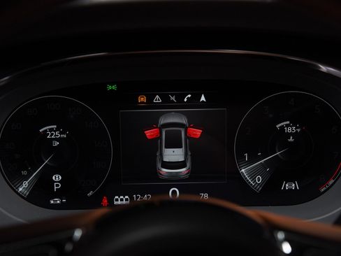 Certified 2023 Bentley Bentayga Extended Wheelbase image 22