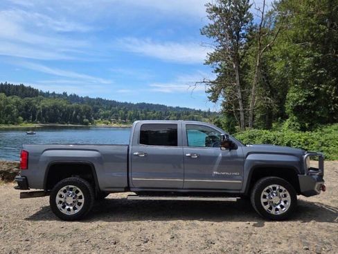 Used 2016 GMC Sierra 2500 Denali w/ Duramax Plus Package AWD/4WD image 10