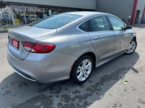 Used 2016 Chrysler 200 Limited image 5