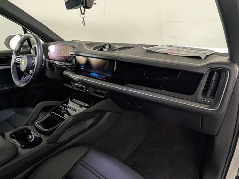Used 2026 Porsche Cayenne S AWD/4WD image 19
