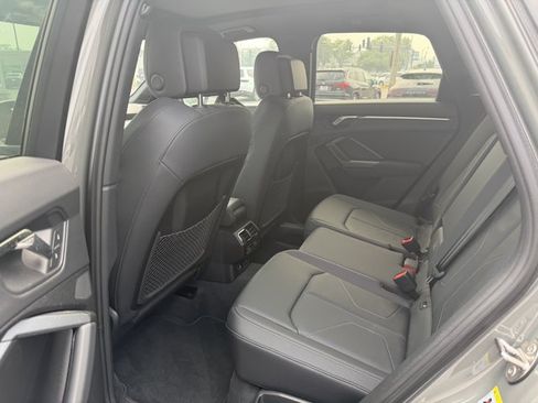 Used 2025 Audi Q3 2.0T Premium w/ Convenience Package AWD/4WD image 4