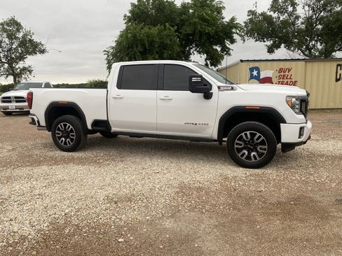 Used 2023 GMC Sierra 2500 AT4 w/ AT4 Preferred Package AWD/4WD image 4