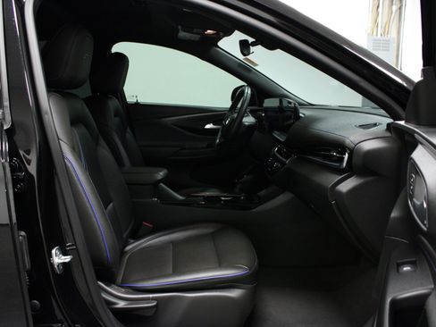 Used 2024 Buick Envista Sport Touring w/ Convenience I Package FWD image 16