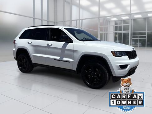 Used 2019 Jeep Grand Cherokee Laredo AWD/4WD image 7