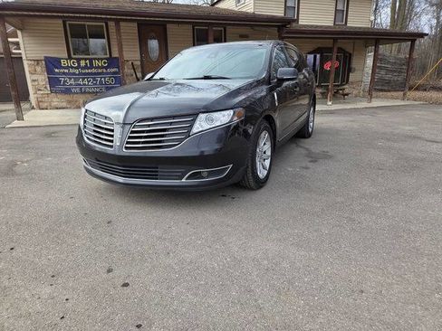 Used 2019 Lincoln MKT Livery image 1